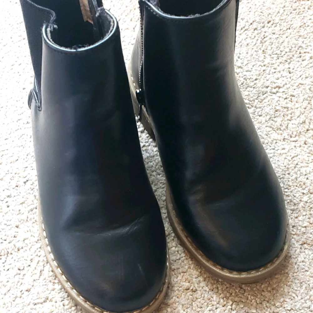Kids size 12 Black Booties